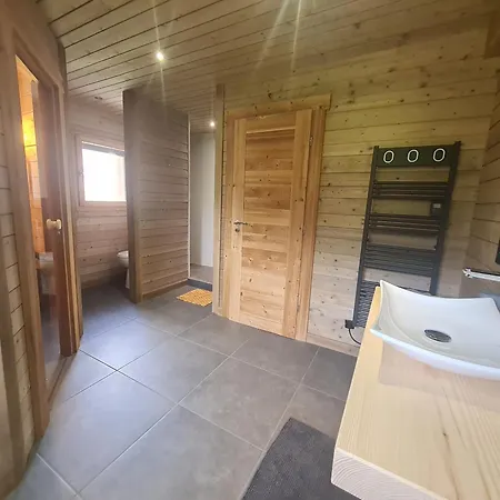 Familial Avec Sauna Et Terrasse Pres Du - Fr-1-589-758