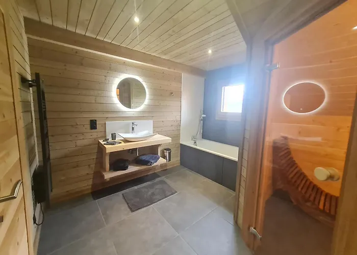 Prázdninový dům Familial Avec Sauna Et Terrasse Pres Du - Fr-1-589-758